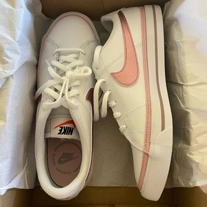 *NWT* Nike Court Legacy Sneakers
